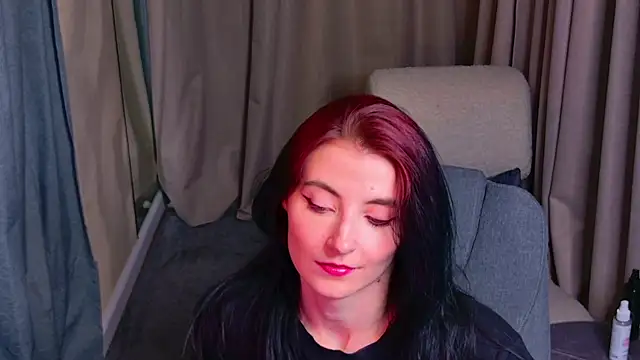 NicoleLuxe online show from 05-12-26, 06:27