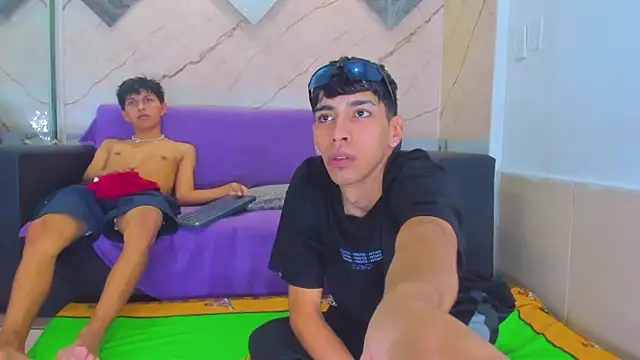 Snapshot of biig_boy chatting on 02-18-26, 07:21 biig boy online show from 02-18-26, 07:21