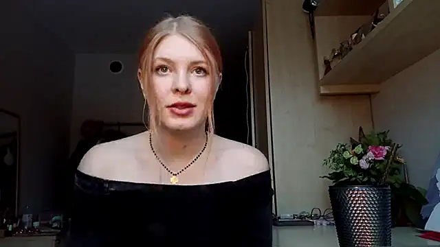 MiaMooon05 online show from 02-05-26, 03:27