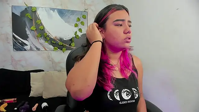 Lilith traviis online show from 03-24-26, 09:09