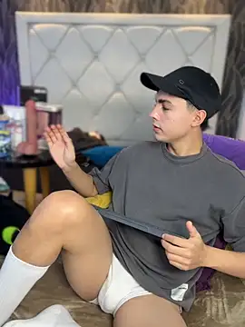 Samu Hott online show from 02-12-26, 08:26