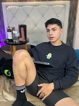 Samu Hott online show from 03-11-26, 08:26