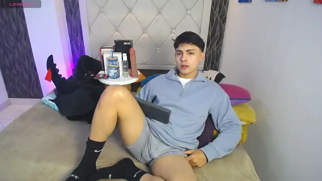 Snapshot of Samu_Hott chatting on 04-11-26, 08:35 Samu Hott online show from 04-11-26, 08:35