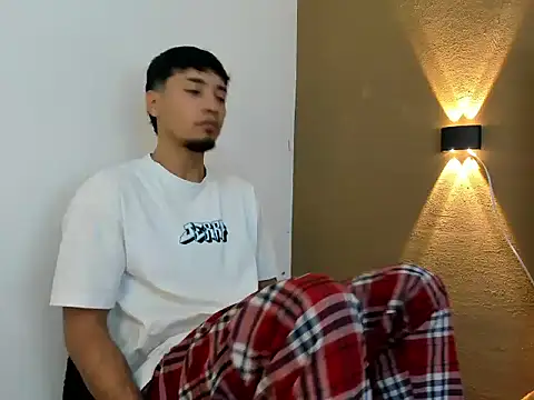 Snapshot of Noah_Smith01 chatting on 02-22-26, 12:45 Noah Smith01 online show from 02-22-26, 12:45