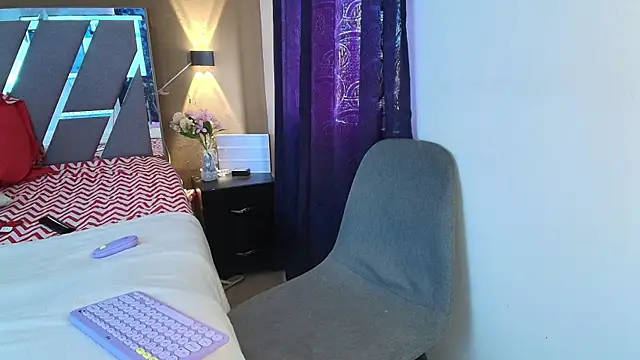 Snapshot of Noah_Smith01 chatting on 04-02-26, 02:04 Noah Smith01 online show from 04-02-26, 02:04