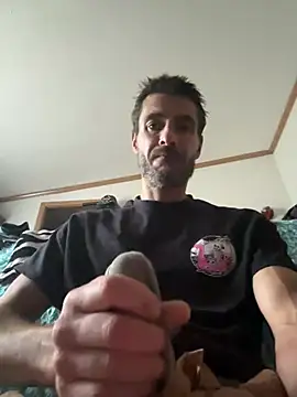 Snapshot of tommattsonn chatting on 06-25-26, 08:46 tommattsonn online show from 06-25-26, 08:46