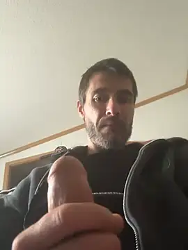 Snapshot of tommattsonn chatting on 06-26-26, 07:29 tommattsonn online show from 06-26-26, 07:29