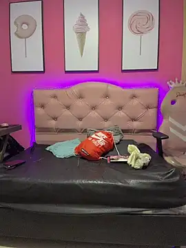 Snapshot of Karolaiin_LS chatting on 03-10-26, 07:41 Karolaiin LS online show from 03-10-26, 07:41