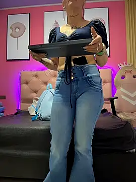 Snapshot of Karolaiin_LS chatting on 03-22-26, 02:53 Karolaiin LS online show from 03-22-26, 02:53