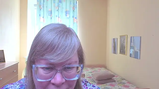 Emma Eclipsee online show from 03-28-26, 10:59