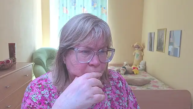 Snapshot of Emma_Eclipsee chatting on 05-16-26, 10:12 Emma Eclipsee online show from 05-16-26, 10:12