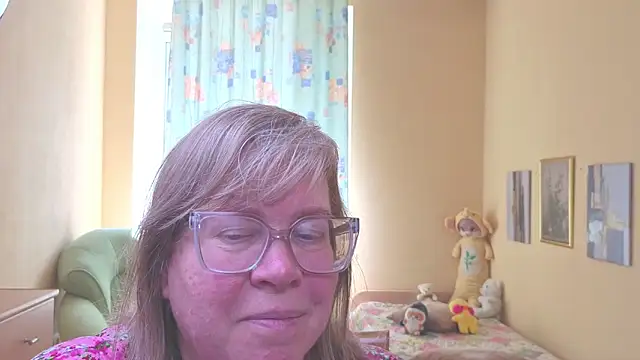 Snapshot of Emma_Eclipsee chatting on 05-16-26, 10:47 Emma Eclipsee online show from 05-16-26, 10:47