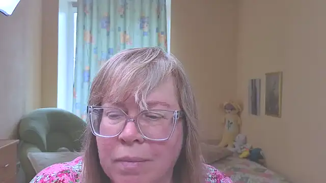 Snapshot of Emma_Eclipsee chatting on 05-17-26, 11:39 Emma Eclipsee online show from 05-17-26, 11:39