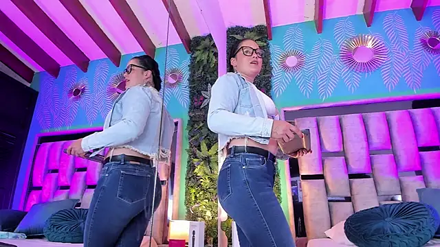 Snapshot of Mari_cooper1 chatting on 03-26-26, 09:09 Mari cooper1 online show from 03-26-26, 09:09