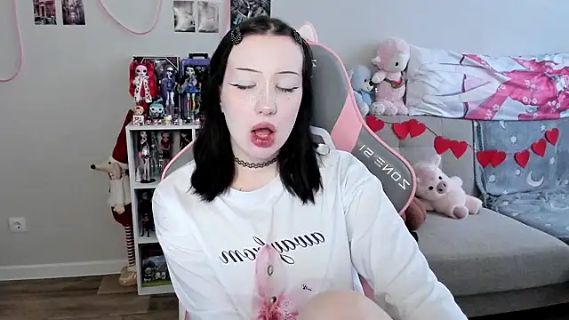 MollysLand online show from 03-23-26, 08:51