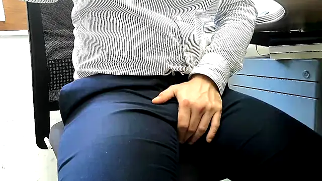 ItalianDaddyBear online show from 02-03-26, 09:47