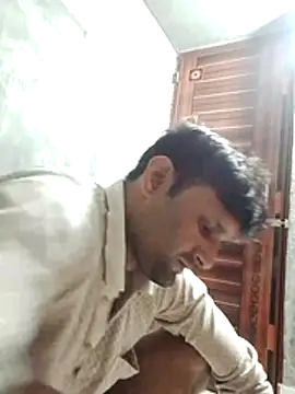 Snapshot of sos-boy chatting on 03-20-26, 05:01 sos-boy online show from 03-20-26, 05:01