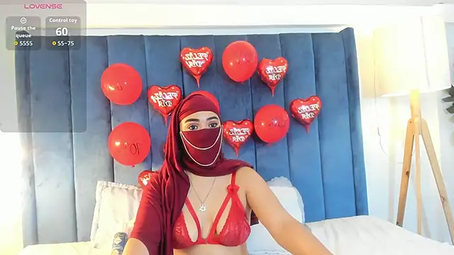 Snapshot of fatimarab__ chatting on 02-14-26, 04:20 fatimarab online show from 02-14-26, 04:20