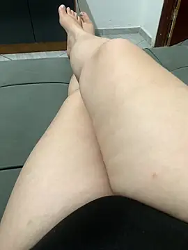 Maeefilha502 online show from 02-09-26, 11:14