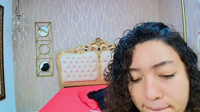 Snapshot of meganrousx chatting on 02-16-26, 12:34 meganrousx online show from 02-16-26, 12:34