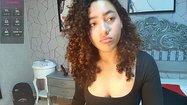 Snapshot of meganrousx chatting on 03-19-26, 01:15 meganrousx online show from 03-19-26, 01:15