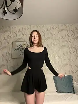 LynaFrost online show from 05-01-26, 05:23