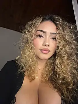 Maddy Beluci online show from 03-07-26, 03:25