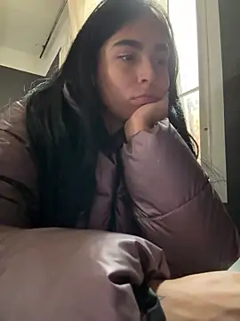 Sara Fernandez  online show from 02-11-26, 01:27