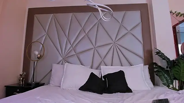 valenssio moretti online show from 03-04-26, 08:04