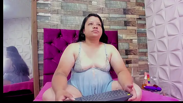 Carolina-Lenon online show from 02-06-26, 06:44