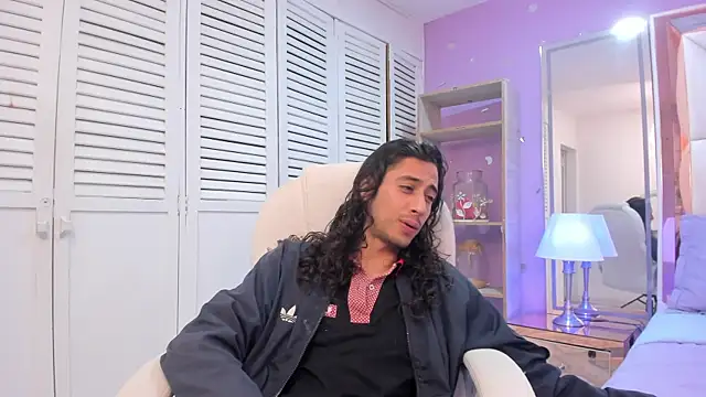 Goldentemptation  online show from 05-05-26, 07:33