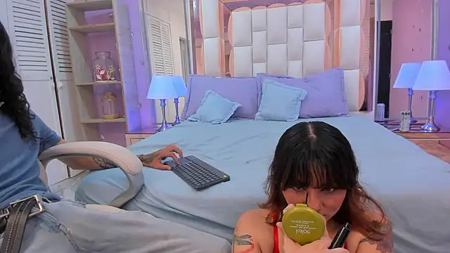 Goldentemptation  online show from 05-09-26, 07:52