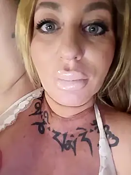 MiaMooly online show from 03-11-26, 07:31