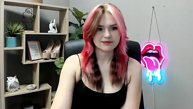 SweetLilyxo online show from 06-11-26, 07:06
