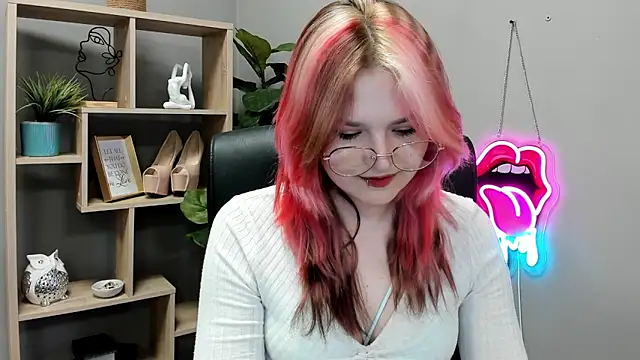 SweetLilyxo online show from 06-16-26, 06:38