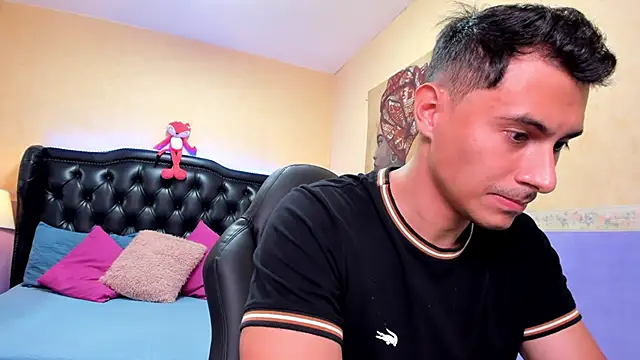 Mike Conors online show from 02-04-26, 01:33