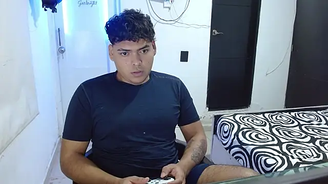 badboyhot010 online show from 02-05-26, 06:18