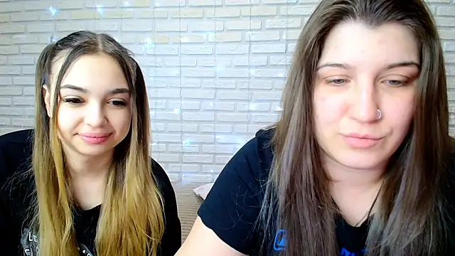 Snapshot of JullyMood chatting on 02-07-26, 12:53 JullyMood online show from 02-07-26, 12:53