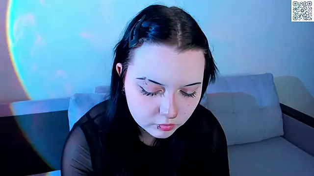 Kira G0ld online show from 05-11-26, 09:04