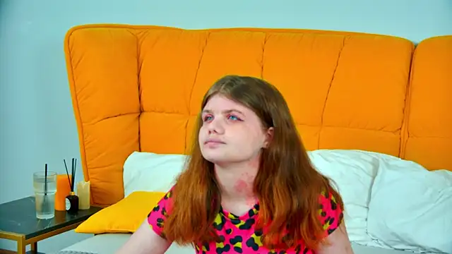 ChloeHalses online show from 05-09-26, 05:07