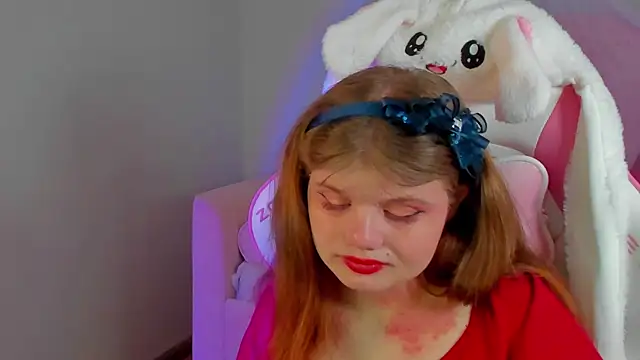 ChloeHalses online show from 05-12-26, 05:04