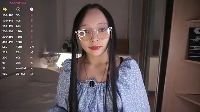 HannaHayles online show from 03-09-26, 05:28