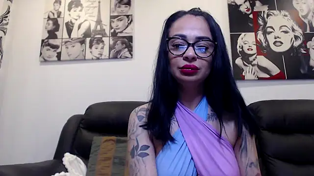 BrianaBloom online show from 05-03-26, 06:47