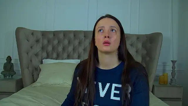 ElinaBellucci online show from 03-11-26, 04:18