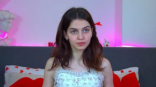 BellaBriggs online show from 02-09-26, 11:58