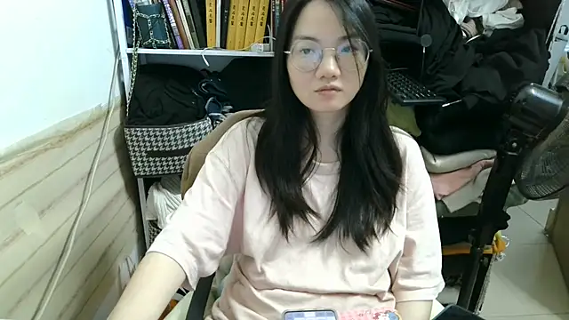 xiaoxiaowan11 online show from 04-10-26, 11:48