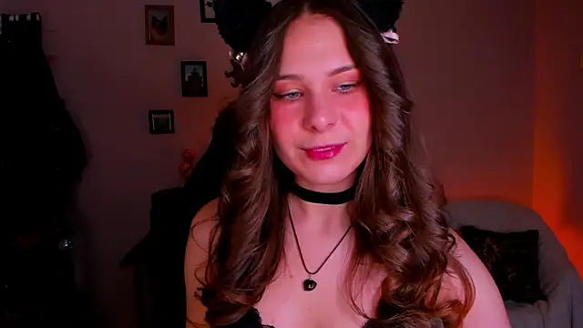 LanaLovely online show from 05-08-26, 06:19