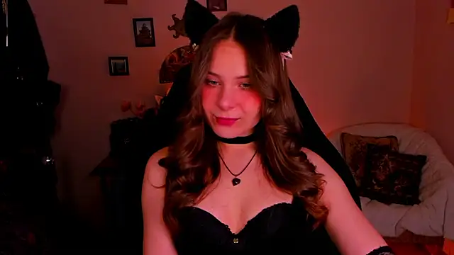 LanaLovely online show from 05-11-26, 06:41