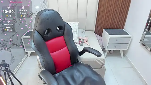 Snapshot of LISIEMARGOTH chatting on 03-28-26, 12:49 LISIEMARGOTH online show from 03-28-26, 12:49