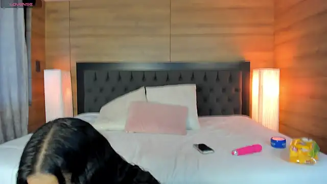 NiaVega online show from 02-06-26, 07:17